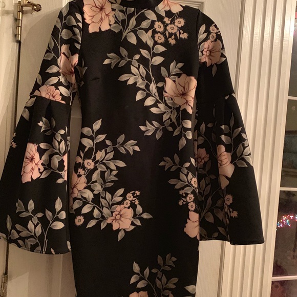 Guess dress - Picture 5 of 8